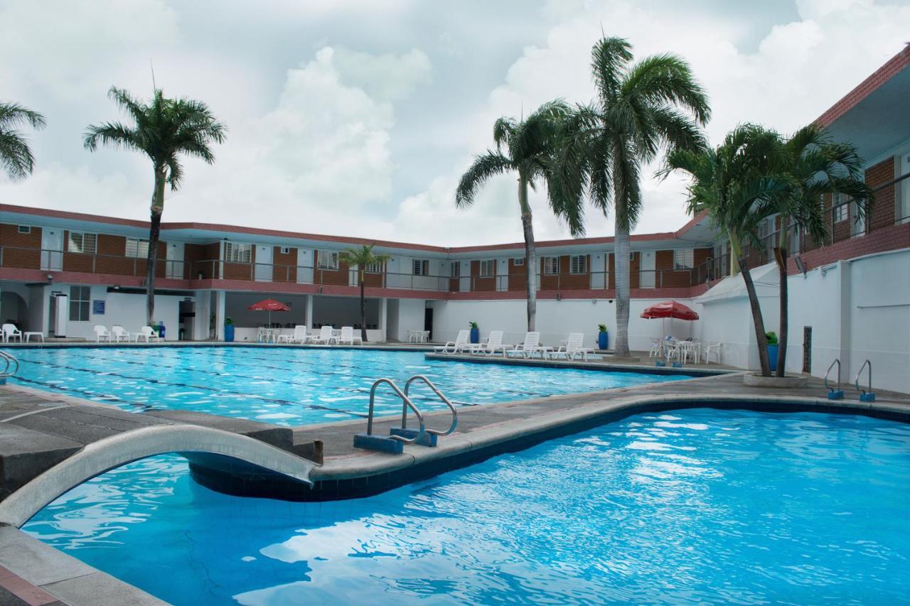 Hotel La Luna Santiago de Cali エクステリア 写真