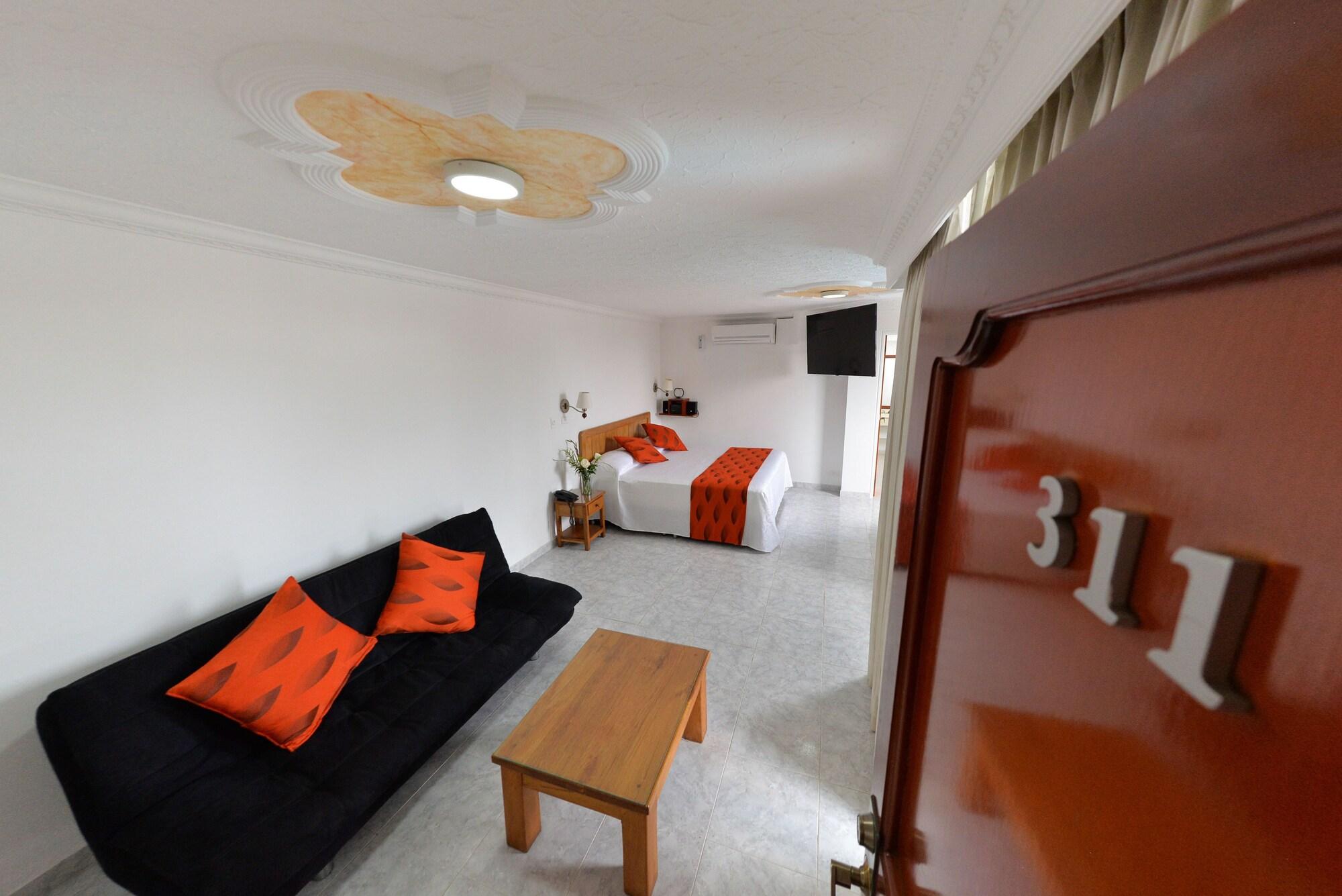 Hotel La Luna Santiago de Cali エクステリア 写真