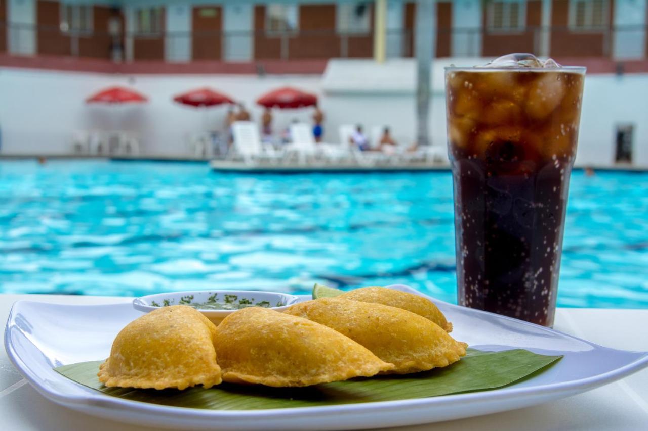 Hotel La Luna Santiago de Cali エクステリア 写真